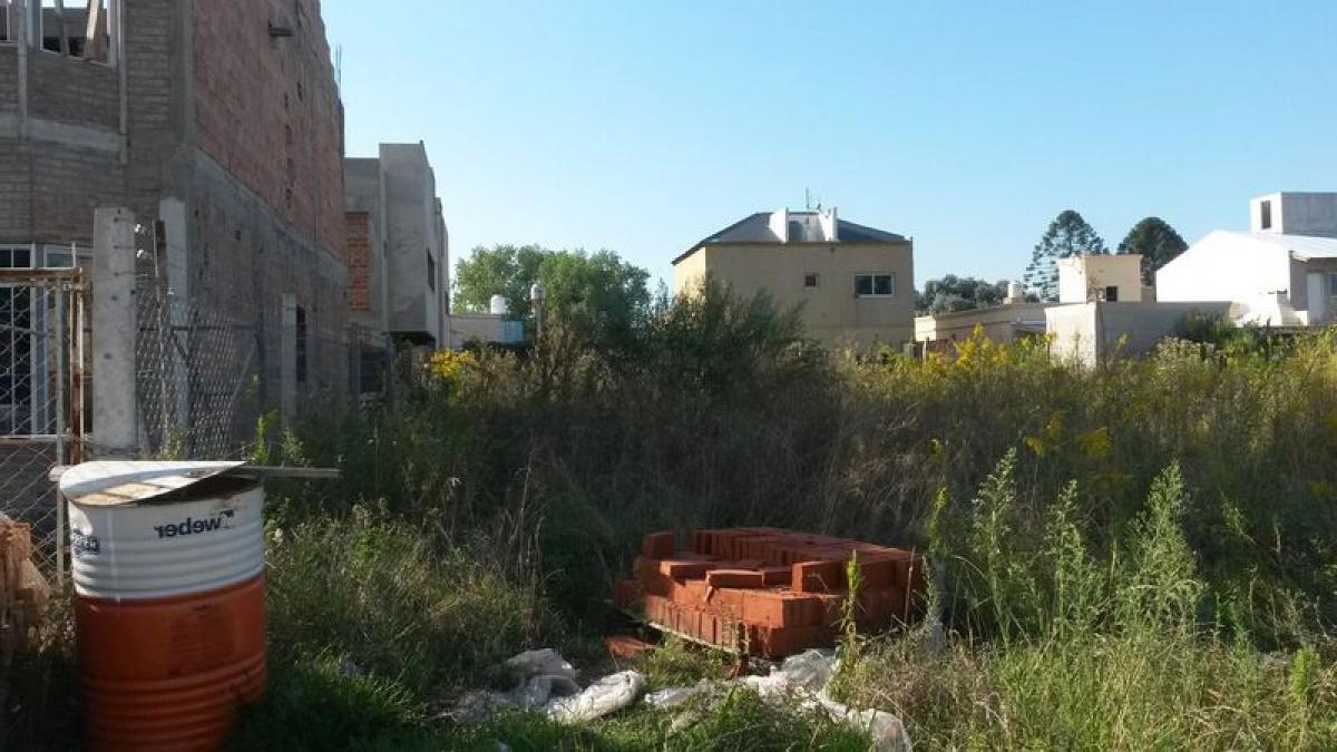 Grundstück in San Miguel, Argentina, Nr. 115304