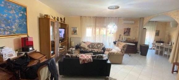 Квартира с 5 комнатами в Каррара, Италия № 45437 6