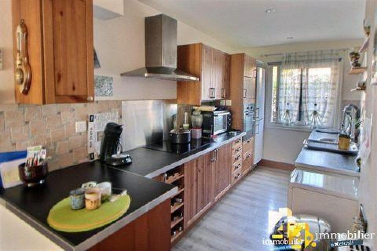 2 bedrooms Condo in Frejus, France No. 16084