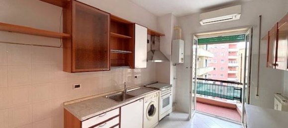 2 Schlafzimmer Wohnung in Genoa, Italy, Nr. 312289 11