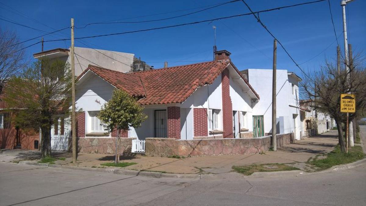 Casa de 2 dormitorios en Mar del Plata, Argentina No. 95118