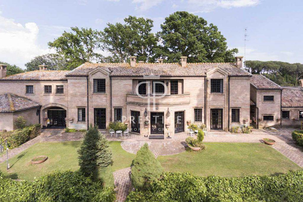 18 bedrooms Castles in Rome, Italy No. 149266