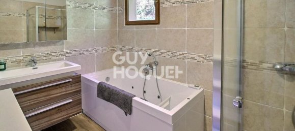 3 bedrooms House in Rosazia, France No. 215209 8