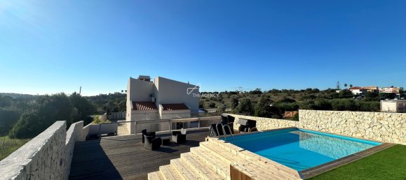 3 bedrooms Villa in Quarteira, Portugal No. 104361 2