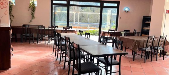 437m² Commercial property in Spoleto, Italy No. 379741 2