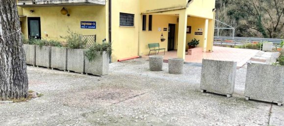 437m² Commercial property in Spoleto, Italy No. 379741 11