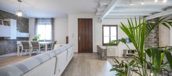 2 Schlafzimmer Villa in Monticelli Brusati, Italy, Nr. 363764 9