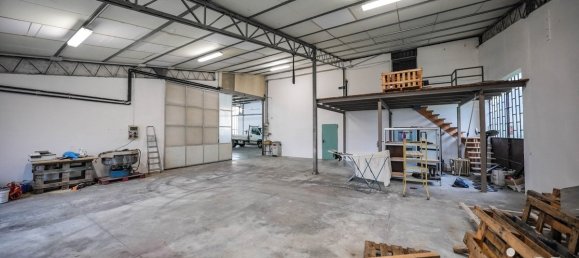 1350m² Commercial property in Ferrara, Italy No. 229855 16