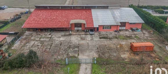 1350m² Commercial property in Ferrara, Italy No. 229855 23