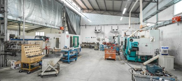 1350m² Commercial property in Ferrara, Italy No. 229855 10