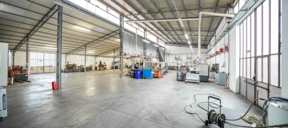 1350m² Commercial property in Ferrara, Italy No. 229855 11