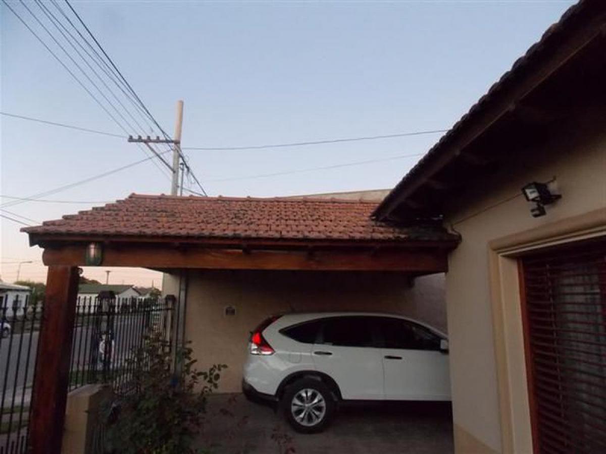 2 bedrooms House in Coronel Suarez, Argentina No. 62636