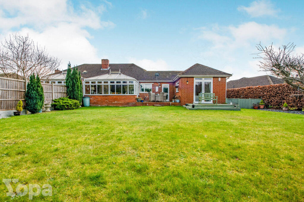 4 bedrooms Bungalow in Meopham, United Kingdom No. 10477