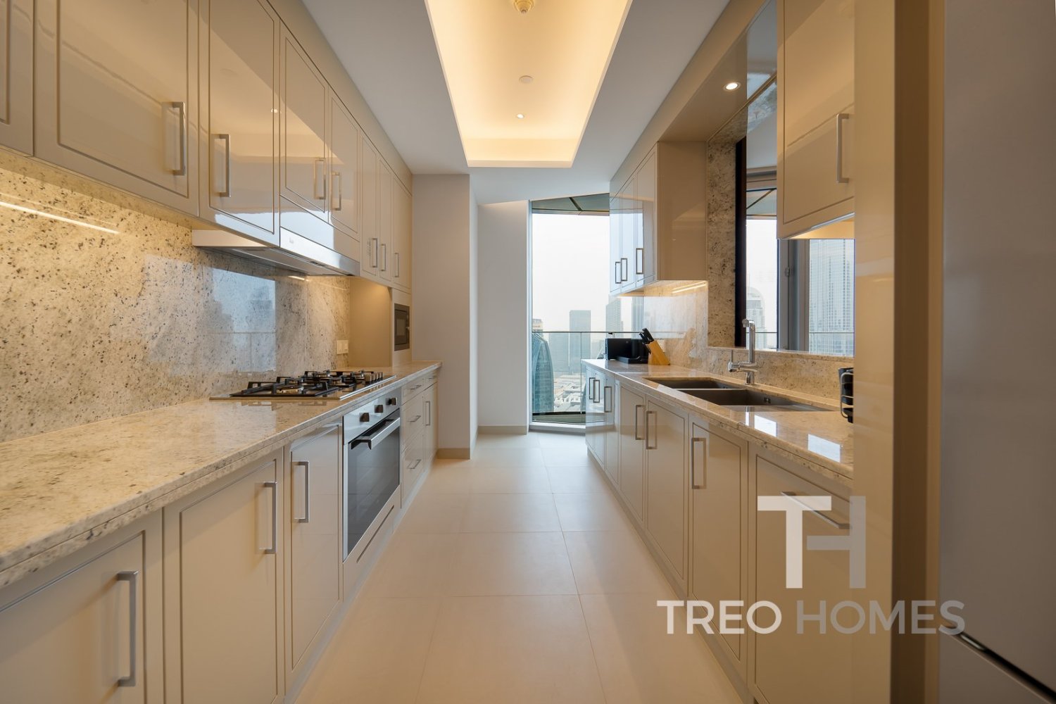 Квартира с 3 спальнями в Бурдж-Халифа, ОАЭ № 28682