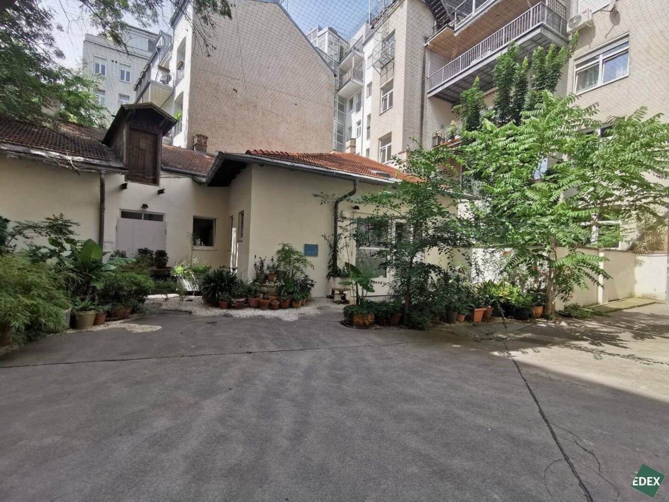 Estacionamiento en Vienna, Austria 135 m² No. 196624