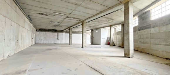 387m² Warehouse in Bergondo, Spain No. 38789 7