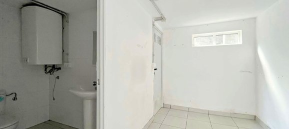 387m² Warehouse in Bergondo, Spain No. 38789 18