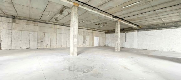 387m² Warehouse in Bergondo, Spain No. 38789 6