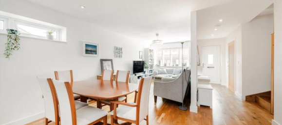 3 bedrooms Commercial property in Chessington, United Kingdom No. 10250 8