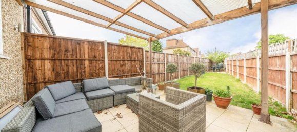 3 bedrooms Commercial property in Chessington, United Kingdom No. 10250 13