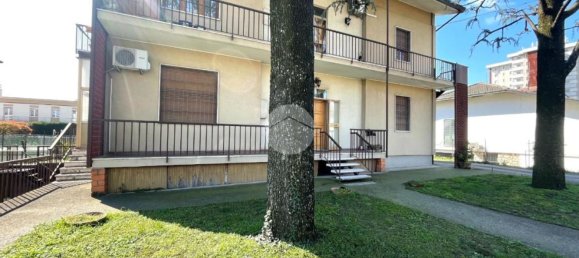 4 rooms House in Brescia, Italy No. 13436 3