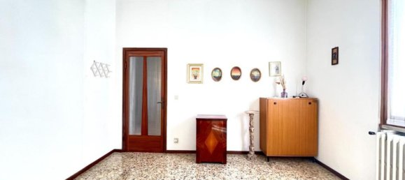4 rooms House in Brescia, Italy No. 13436 36