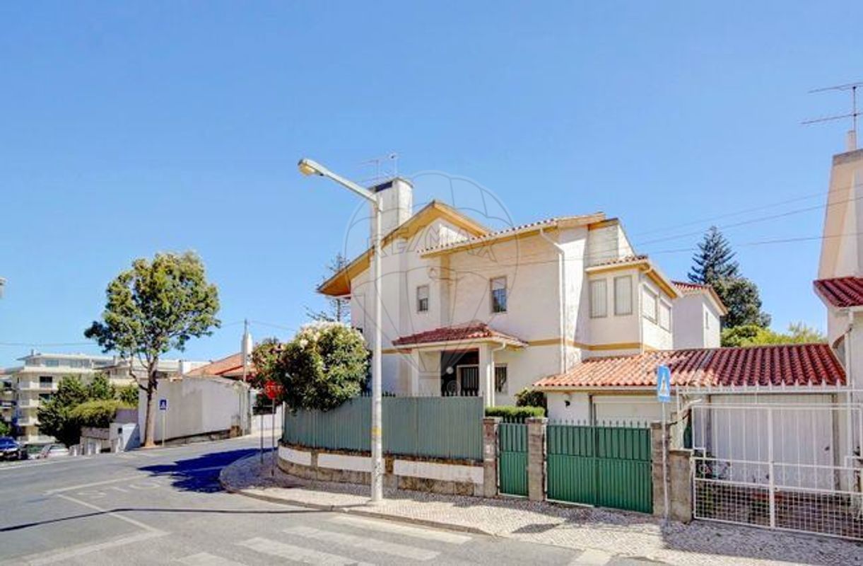 4 bedrooms House in Cascais, Portugal No. 181321