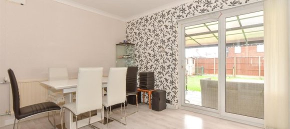 3 bedrooms House in Essex, United Kingdom No. 4140 4