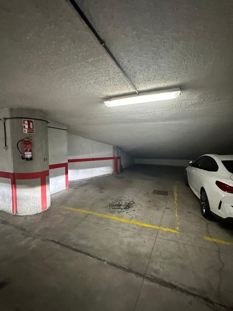  Garage in Los Realejos, Spain No. 196711