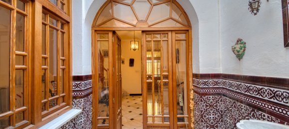 5 bedrooms Townhouse in Coin, Spain No. 261118 4