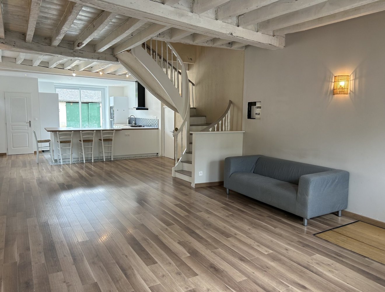 Casa de 4 dormitorios en Saint-Hilaire-Saint-Mesmin, France No. 75179