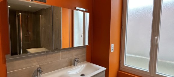 Casa de 4 dormitorios en Saint-Hilaire-Saint-Mesmin, France No. 75179 2