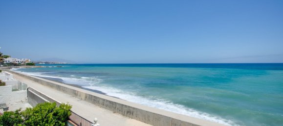 3 bedrooms Villa in Estepona, Spain No. 147611 4