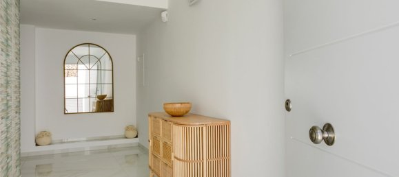 3 bedrooms Villa in Estepona, Spain No. 147611 8