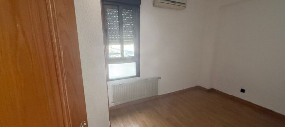 Квартира с 3 спальнями в Фуэнлабрада, Испания № 184290 32