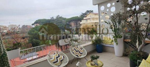 2 bedrooms Penthouse in Rome, Italy No. 371184 10