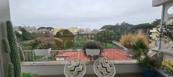 2 bedrooms Penthouse in Rome, Italy No. 371184 3