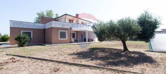 7 rooms Villa in Aprilia, Italy No. 124097 9