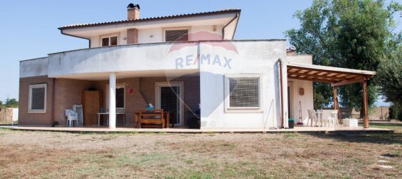 7 rooms Villa in Aprilia, Italy No. 124097 11