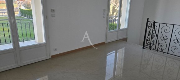 4 غرف نوم فيلا في Jargeau, France رقم 265368 24