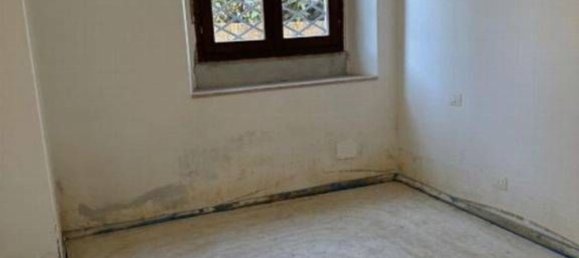 2-salle Appartement à Jesi, Italy No. 99835 3