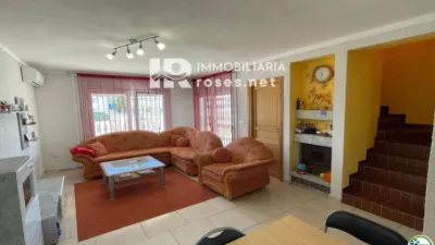 3 bedrooms Townhouse in Roses, Spain No. 217994