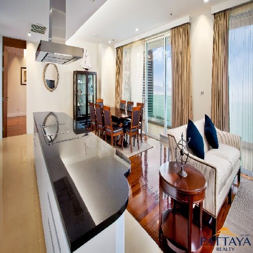 3 bedrooms Condo in Pattaya, Thailand No. 928