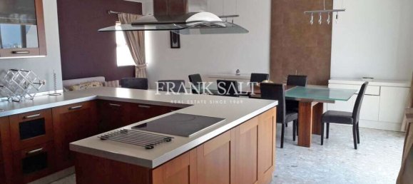 4 bedrooms Penthouse in Sliema, Malta No. 8622 2