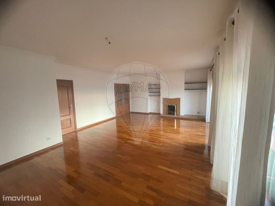 2 غرف نوم شقة في Porto Salvo, Portugal رقم 104287