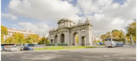 3 bedrooms Apartment in Madrid, Spain No. 155966 8