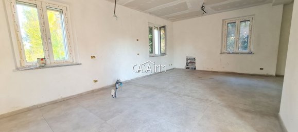 4غرفة فيلا في Angera, Italy رقم 12337 6