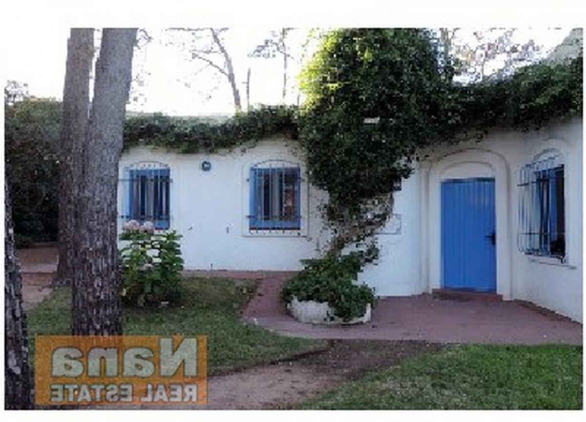 3 bedrooms House in Maldonado, Uruguay No. 2702