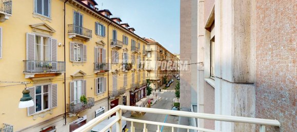4 bedrooms Apartment in Turin, Italy No. 318743 7