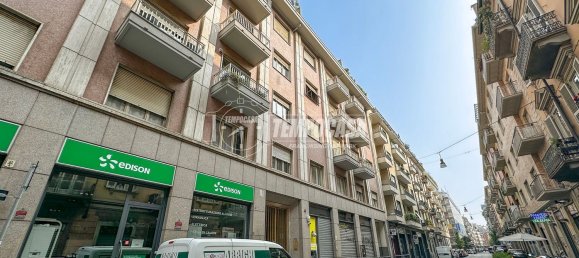 4 bedrooms Apartment in Turin, Italy No. 318743 4